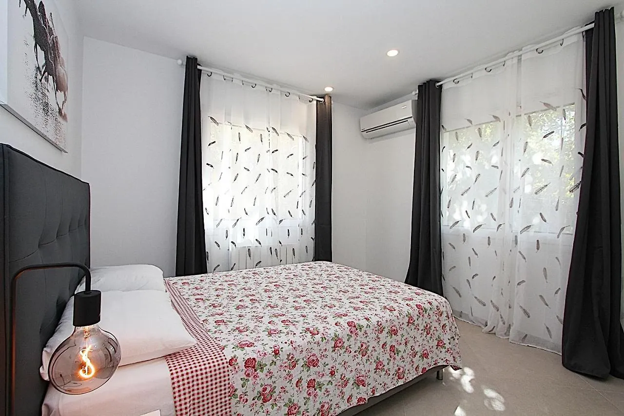 Villa Green House Lloret de Mar Spain
